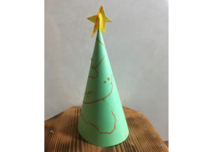 超簡単！紙で手作りクリスマスツリーの作り方！